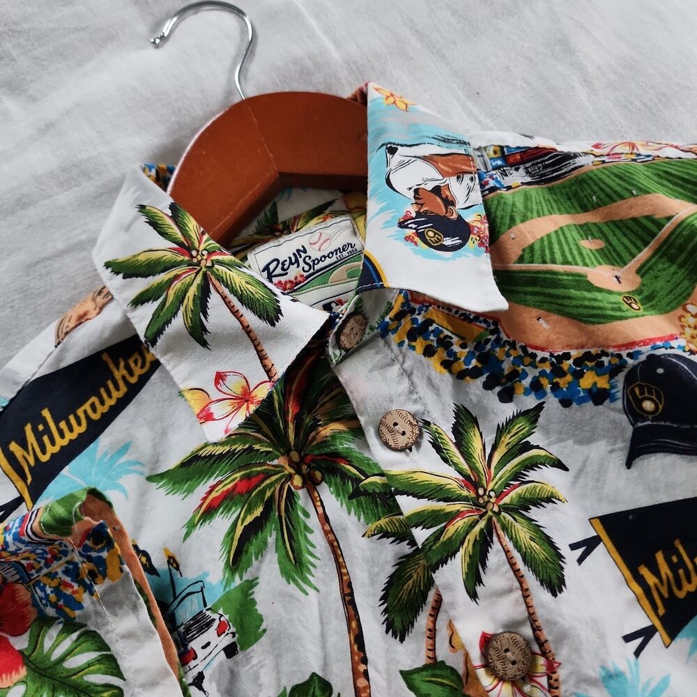 Reyn Spooner Milwaukee Brewers Scenic Hawaiian Camp Shirt Youth Size Medium